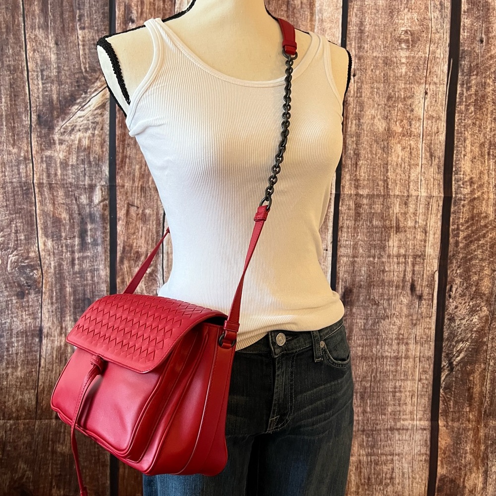 Bottega veneta Red Woven Leather Shoulder Bag